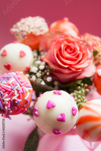 Strauß aus Cakepops und Rosen © Kitty