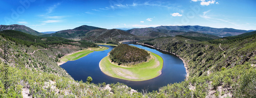 Obraz na płótnie Meander of the Alagon River Known as Melero meander, Extremadura, Spain