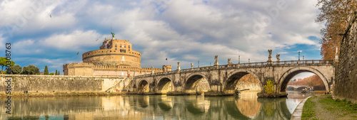 Sant Angelo Castle and Bridge in Rome, Italia.