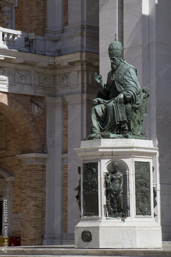 Obraz premium Monument to Pope Sixtus the fifth