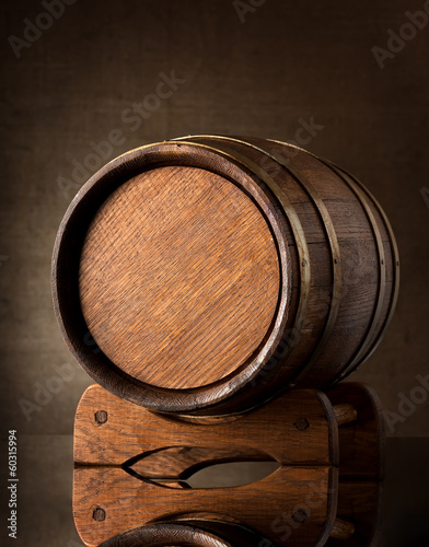Obraz na płótnie Old brown barrel w salonie