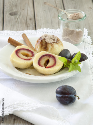 Knödel mit Pflaumen