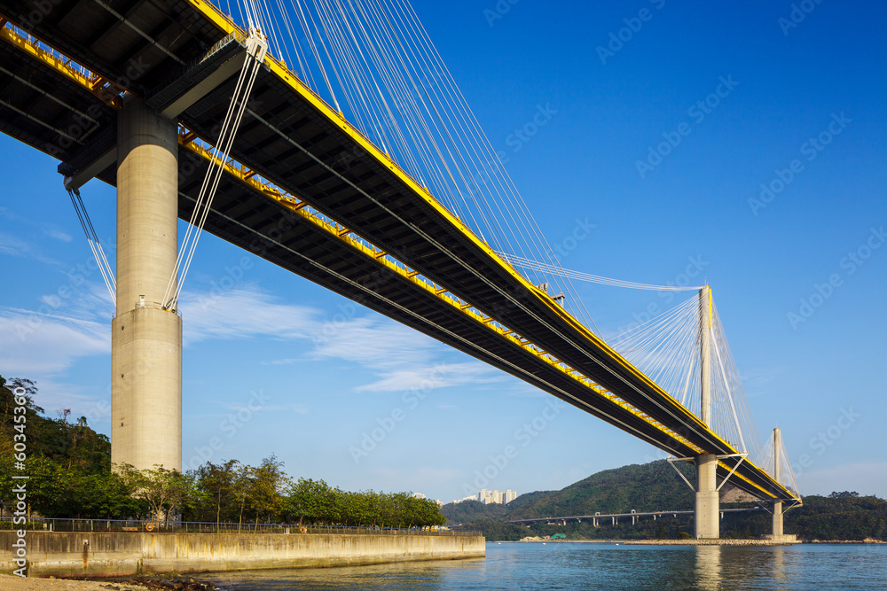 Obraz premium Bridge over the sea