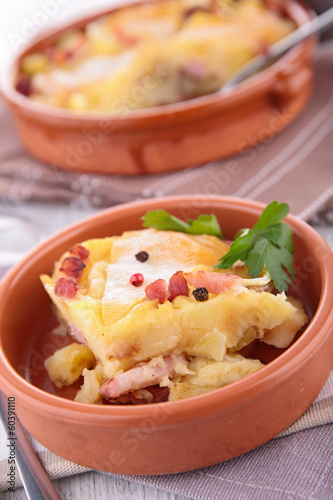baked potato with cheese and bacon, tartiflette