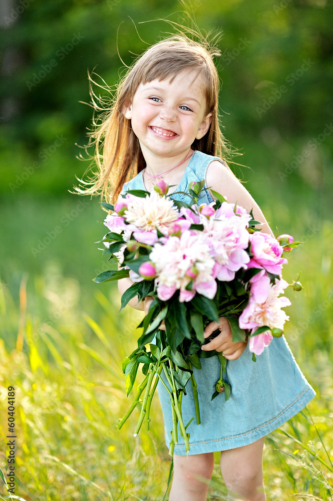 Fototapeta premium portrait of little girl outdoors in summer