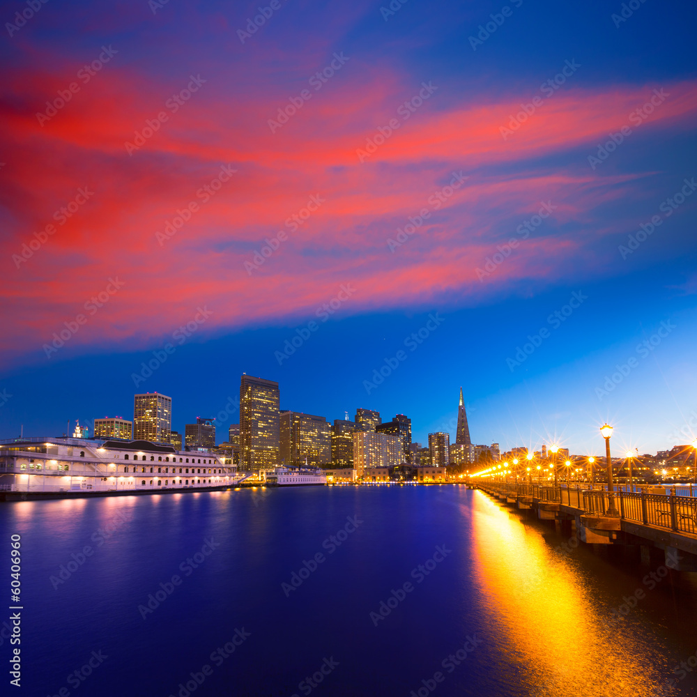 Fototapeta premium San Francisco Pier 7 sunset in California