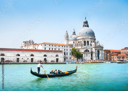 Fotografia Gondola on Canal Grande with Santa Maria della Salute, Venice