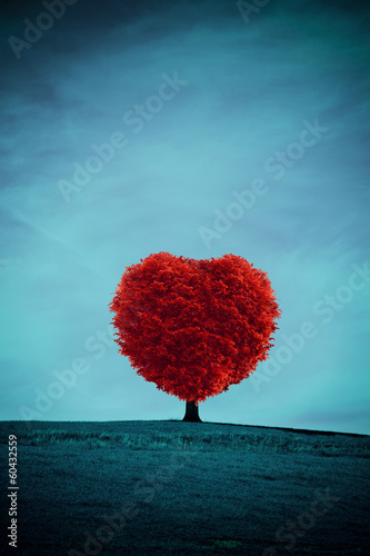 Roter Baum in Herzform