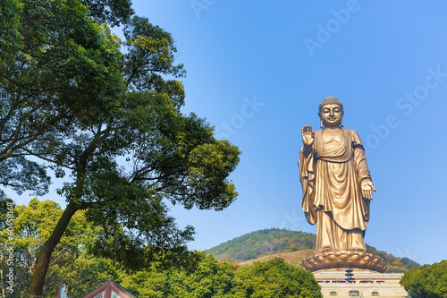 buddha statue © Peera