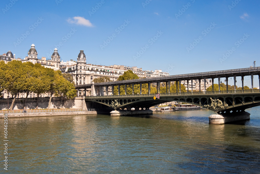 Fototapeta premium Pont de Bir-Hakeim