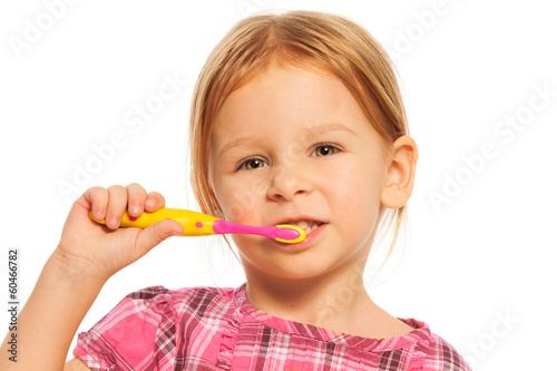 Girl brush teeth