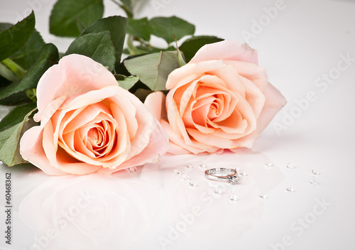 Beautiful diamond ring with pink roses