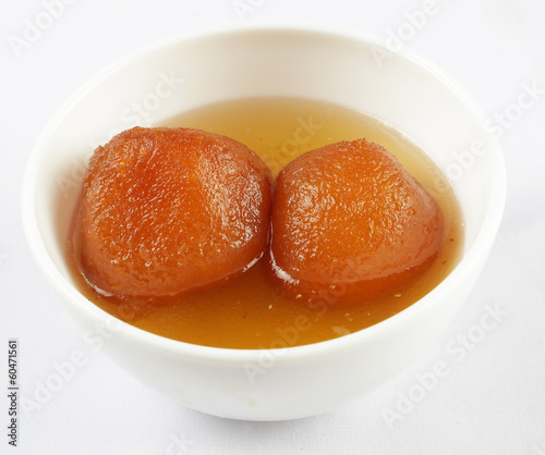 gulab jamun in bowl
