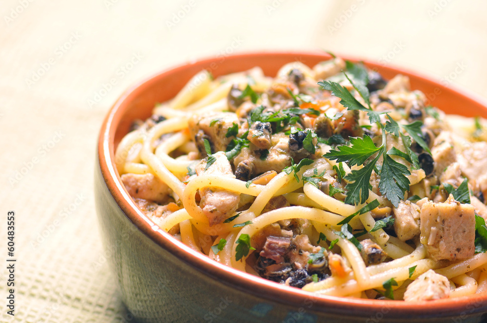 spaghettoni freschi con pesce spada e patelle spaghettoni freschi con pesce spada e patelle