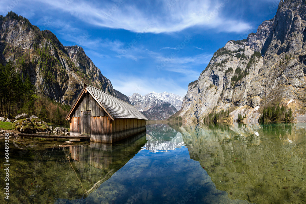 Fototapeta premium House at the lake