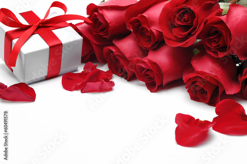 Fototapeta Naklejka Na Ścianę i Meble -  Gifts and roses