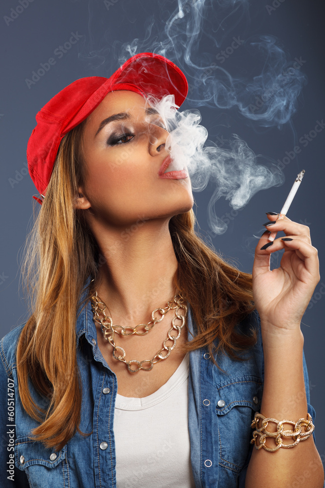 Fototapeta premium Smoking cigarette