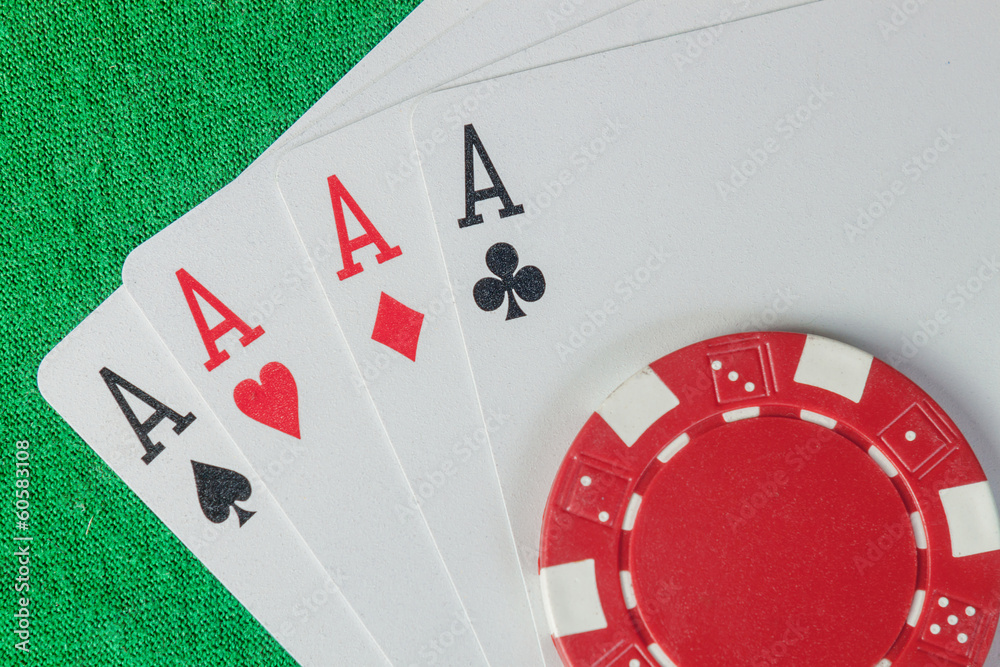 Obraz premium Four Aces and poker chips stack