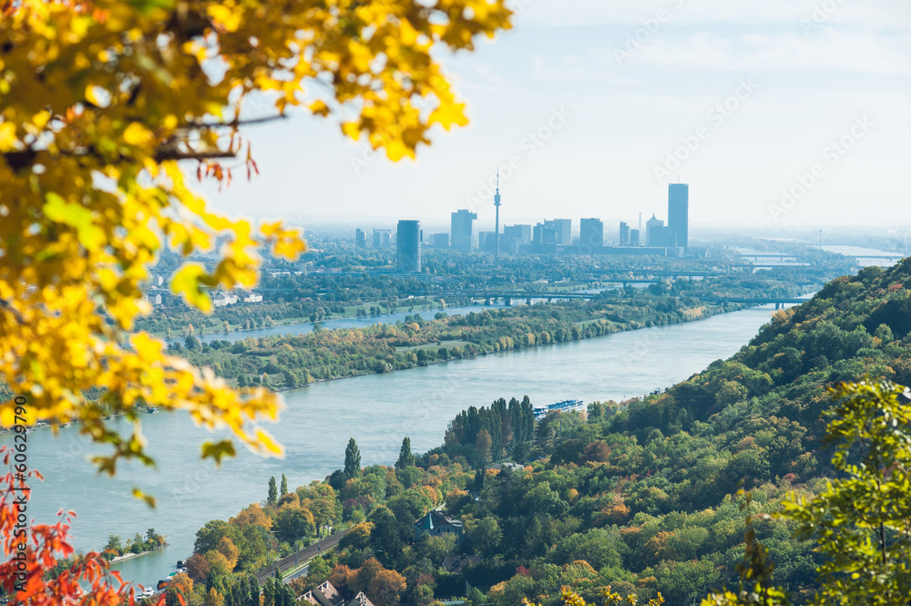 Obraz premium Großstadt aus der Ferne