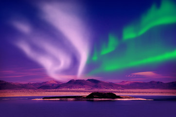 Fototapete Landschaften Nordlicht  © surangaw