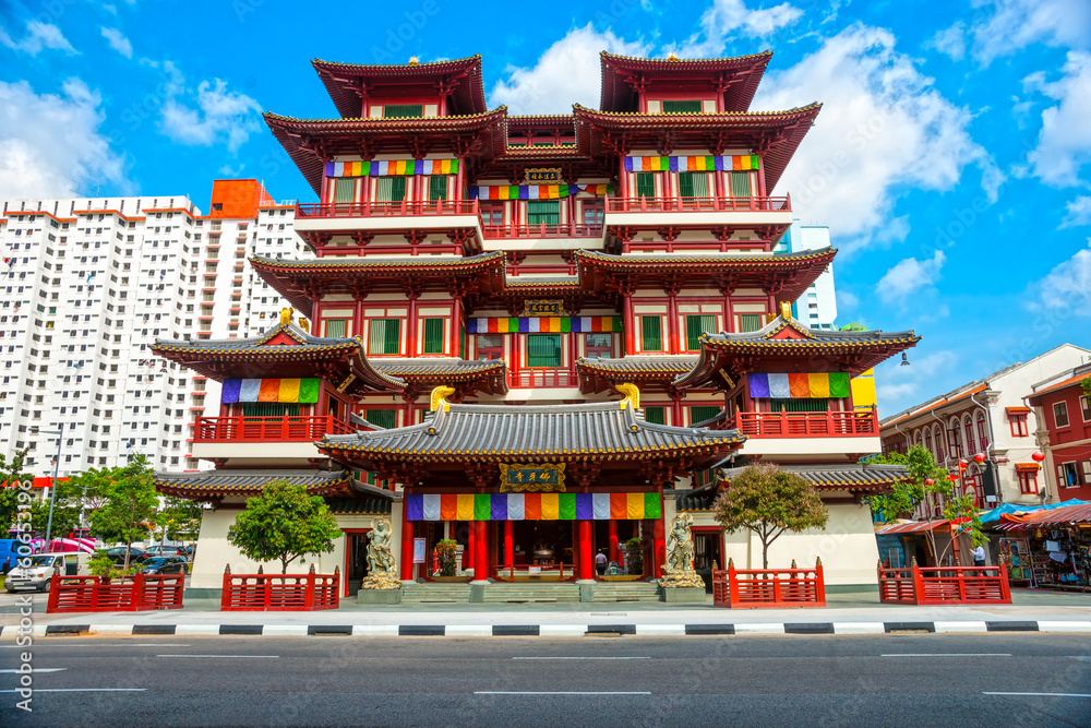 Naklejka premium Buddhist temple in Singapore