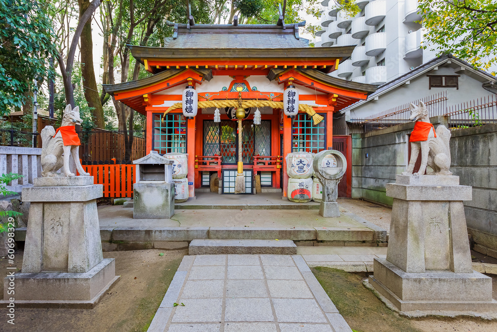 Fototapeta premium Small Inari shrine at Ikuat-jinja in Kobe