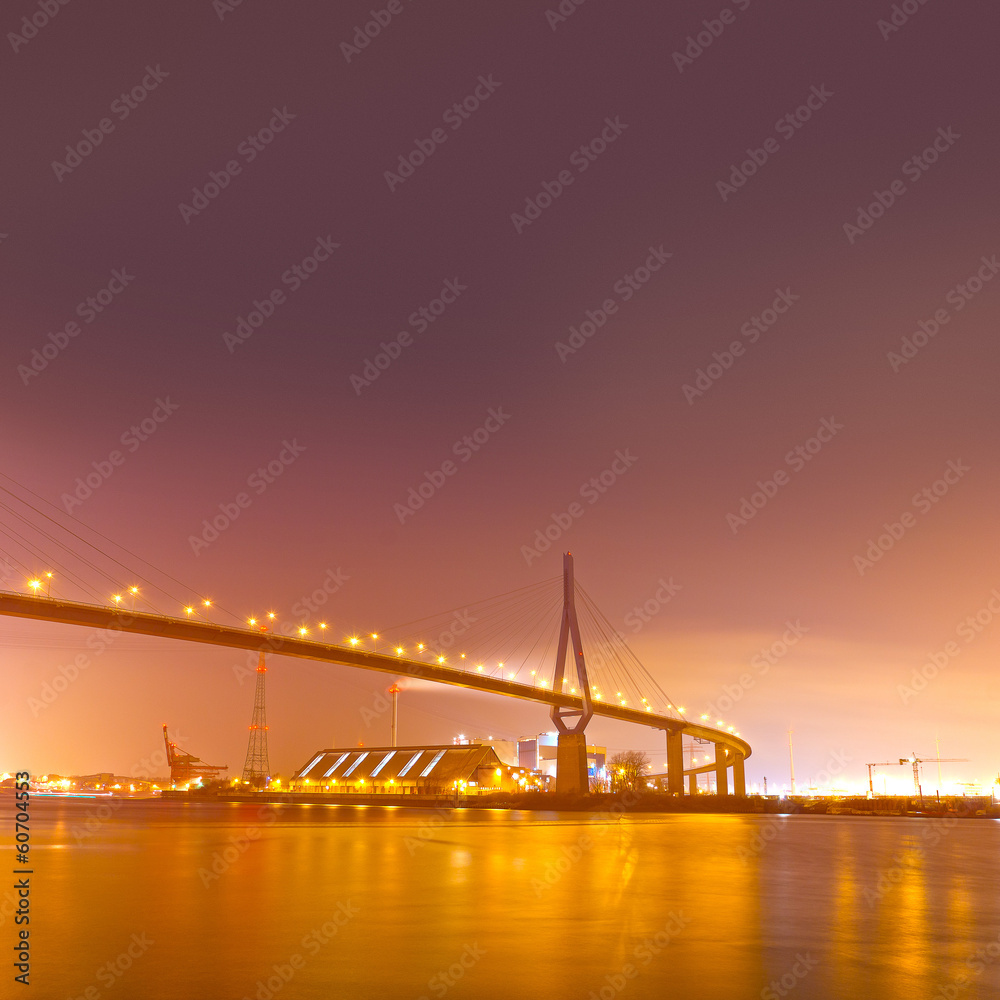 Köhlbrandbrücke bei Nacht