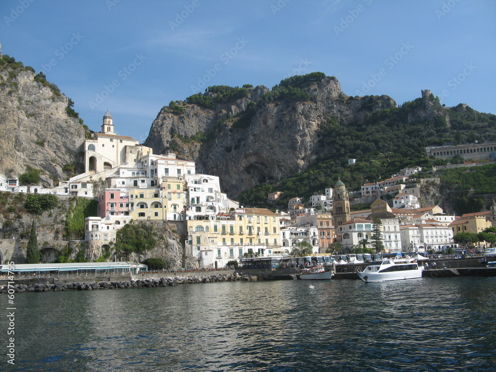 Italie - Campanie - Vue de la mer sur Amalfi