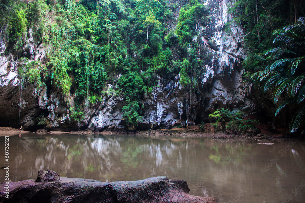 Fototapeta premium Lagoon at Railay, Thailand