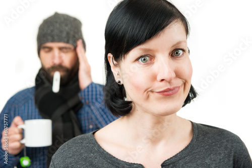 Frau entnervt vom wehleidigen Mann