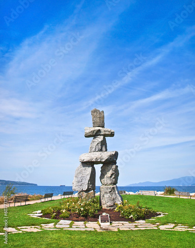 Obraz na płótnie Inukshuk at English Bay in Vancouver, British Columbia, Canada w salonie