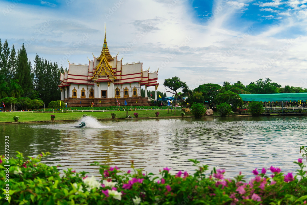 Naklejka premium The beautyfull temple of the lakeside