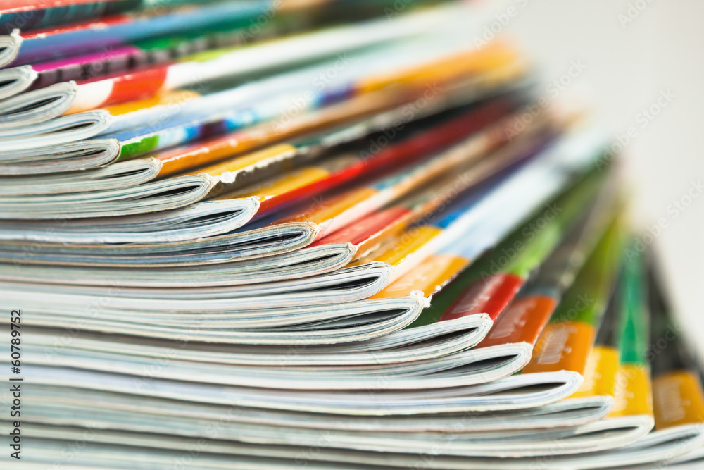 Fototapeta premium aufgefächerte Fachzeitschriften