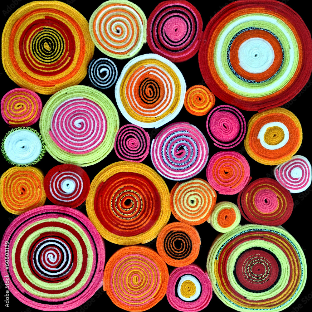 Rouleaux de tissus multicolores Rouleaux de tissus multicolores