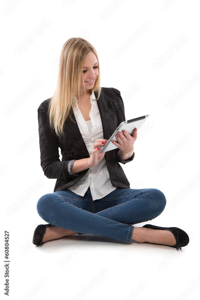 Sitzende Frau mit Tablet-Computer Sitzende Frau mit Tablet-Computer
