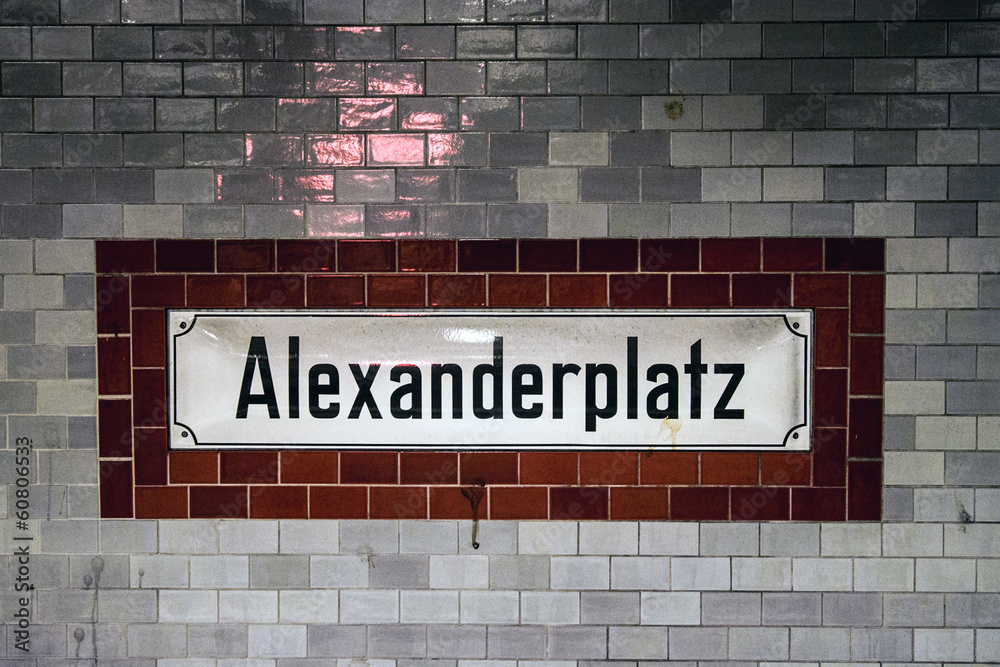Obraz premium Metro station Alexanderplat