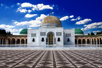 Fotobehang Tunesië Mausoleum van Bourguiba in Monastir  © smilingsunray