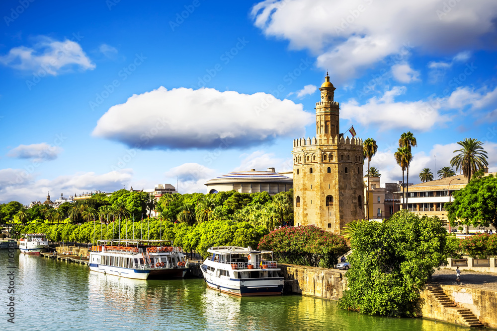 Golden tower (Torre del Oro) in Sevilla, Andalusia, Spain. - obrazy, fototapety, plakaty 