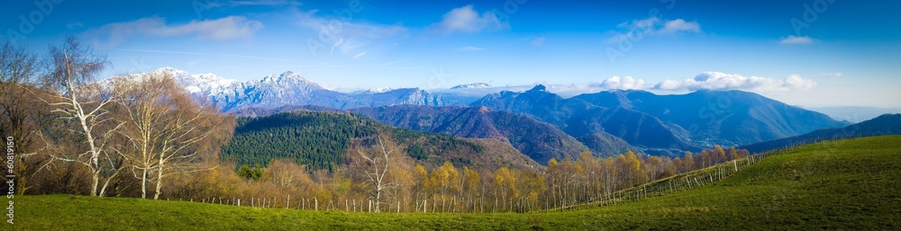 Fototapeta premium Panorama Colma di Sormano