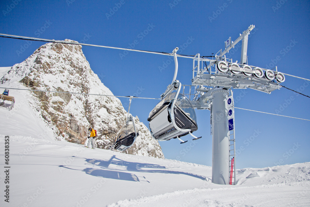 Obraz premium Chairlift in a ski resort ( Sochi, Russia )