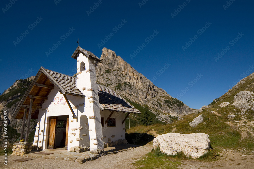 Kapelle am Falzaregopass - Dolomiten - Alpen