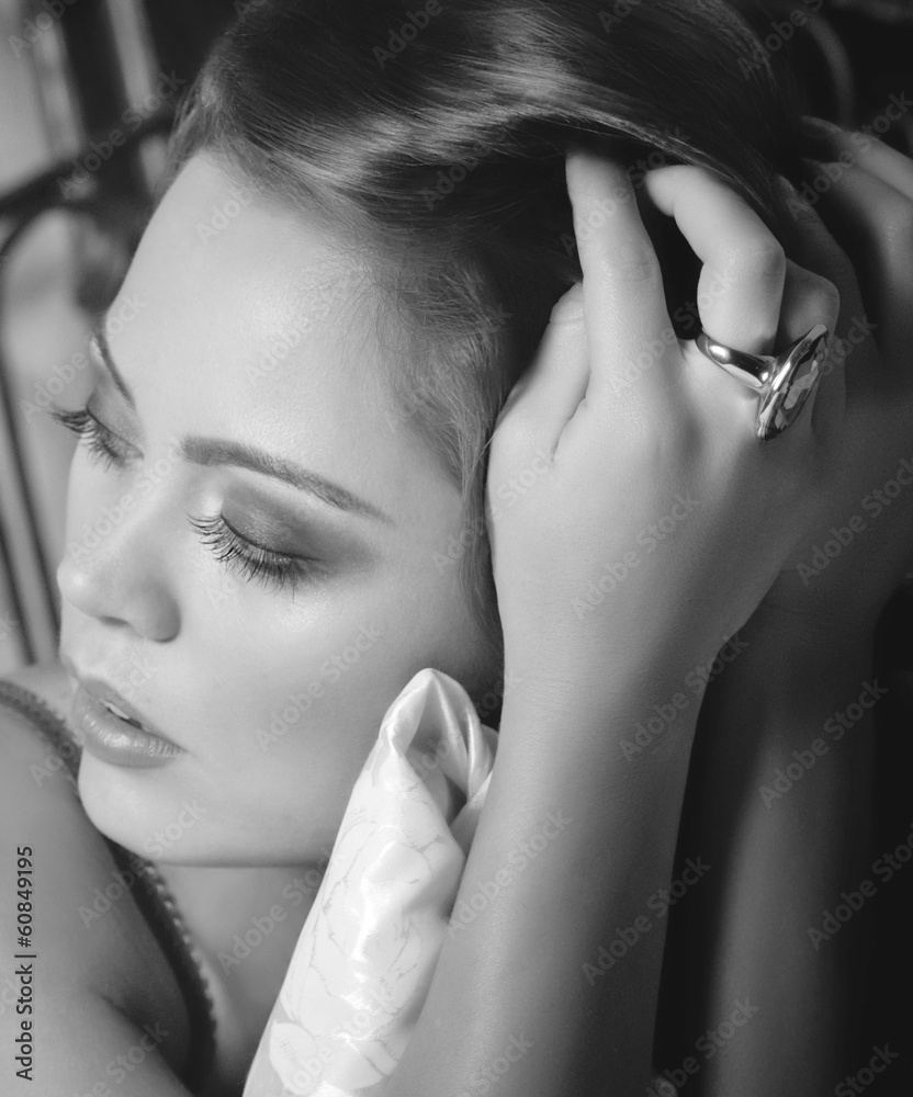 Obraz premium woman with makeup and with jewelry precious decorations.