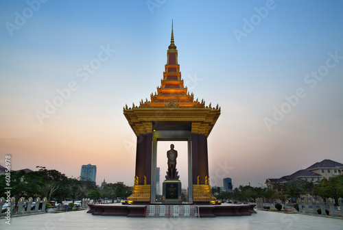 Statue of King Norodom Sihanouk, Phnom Penh, Travel Attractions photo