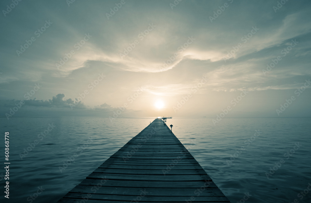 Obraz premium Boardwalk on beach