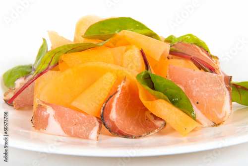 melon et jambon sur assiette