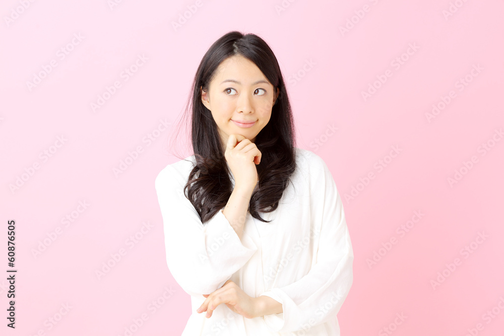 悩む女の子 悩む女の子