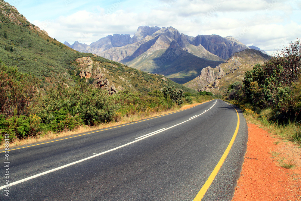 Fototapeta premium Road to Worcester Mountains