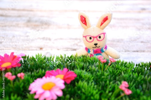 Blumenwiese mit Osterhase