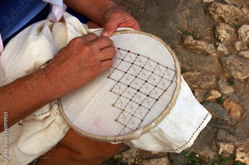 Slika na platnu Broderie traditionnelle cubaine.