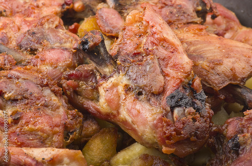 roasted chicken drumsticks with potatoes and spices